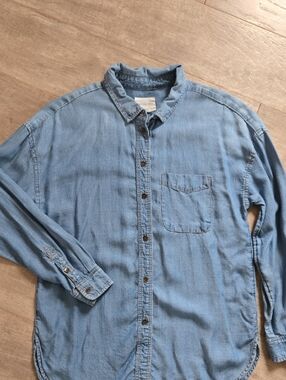 American Eagle Oversized Chambray Button Down Shirt